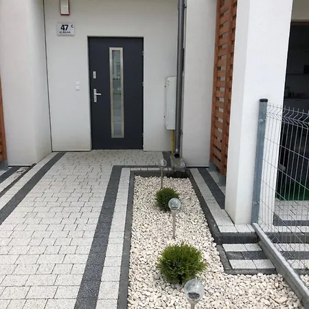 Polna Z Ogrodem Daire *
